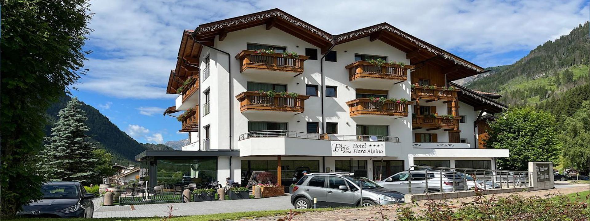 Hotel Flora Alpina Campitello di Fassa Eksteriør billede